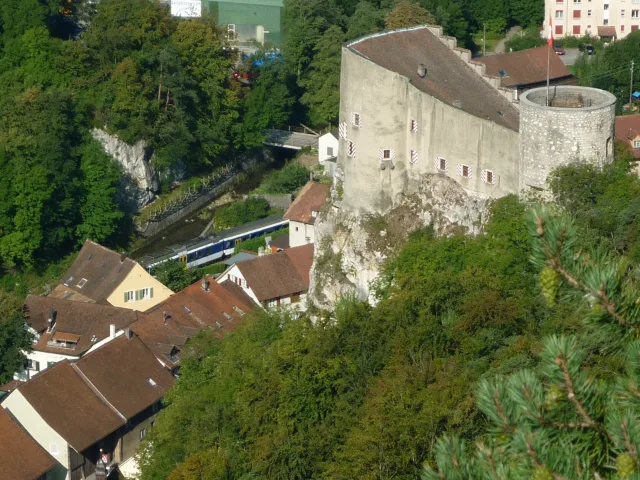 Die Burg über der Klus bei Balsthal.