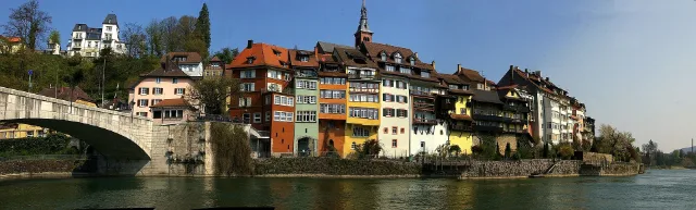Laufenburg am Rhein, vom Fluss aus gesehen.