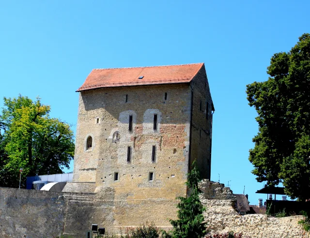Der Turm am römischen Amphitheater von Avenches.